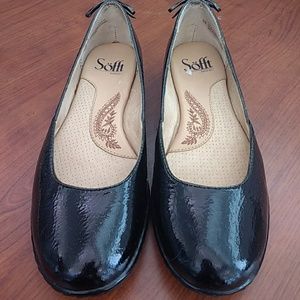 Söfft flats - black patent leather (size 6)